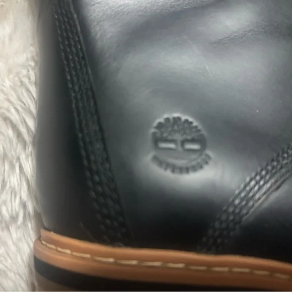 Timberland Black Ankle Boots with Tan Soles never worn - Picture 3 of 4